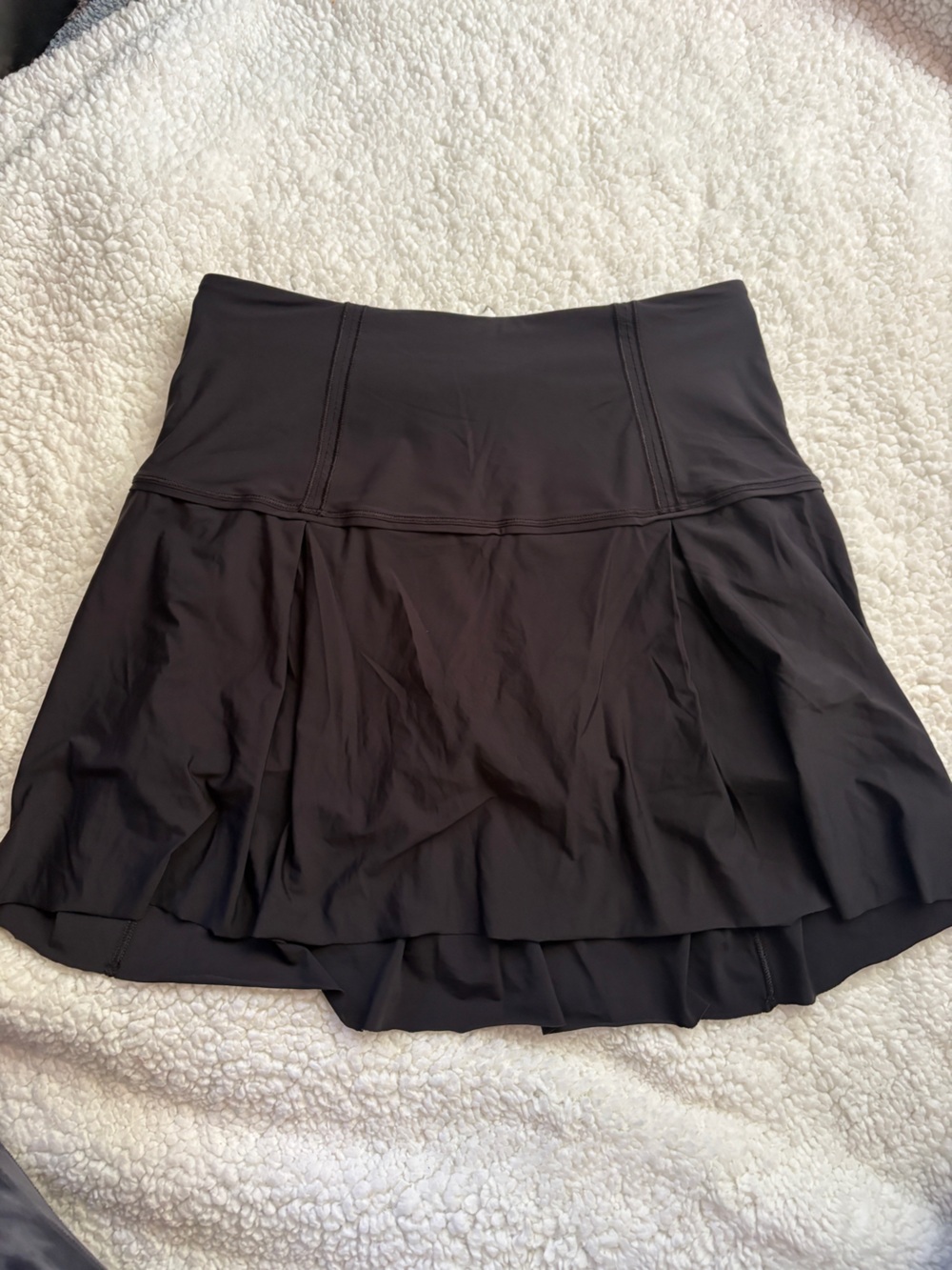 lululemon black flowy tennis skirt